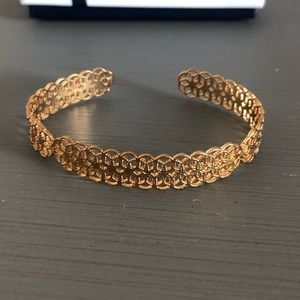 Adjustable bracelet